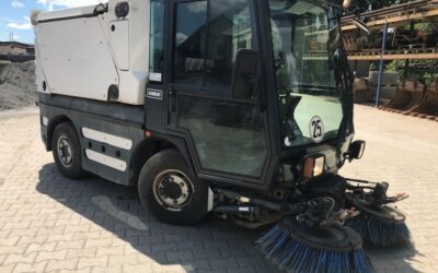 Schmidt Swingo Compact selbstfahrende Kehrmaschine